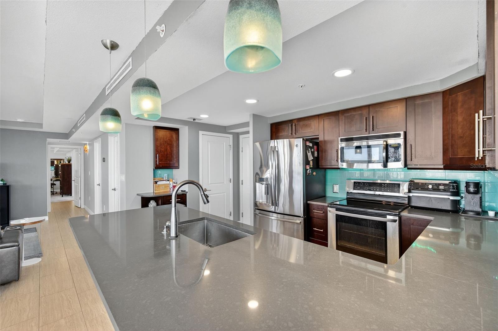 ISLAND WAY TOWERS CONDO - Residential