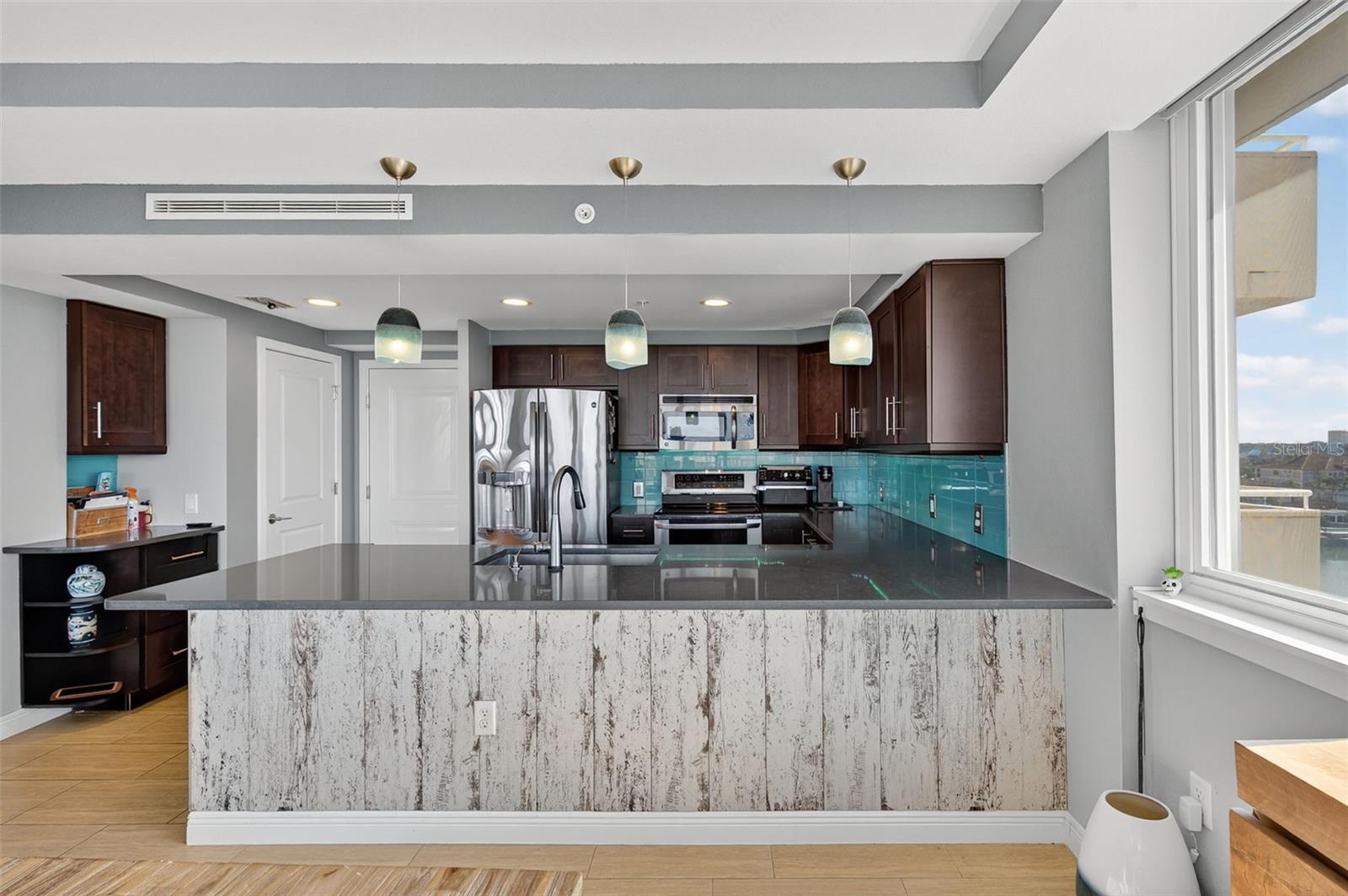 ISLAND WAY TOWERS CONDO - Residential