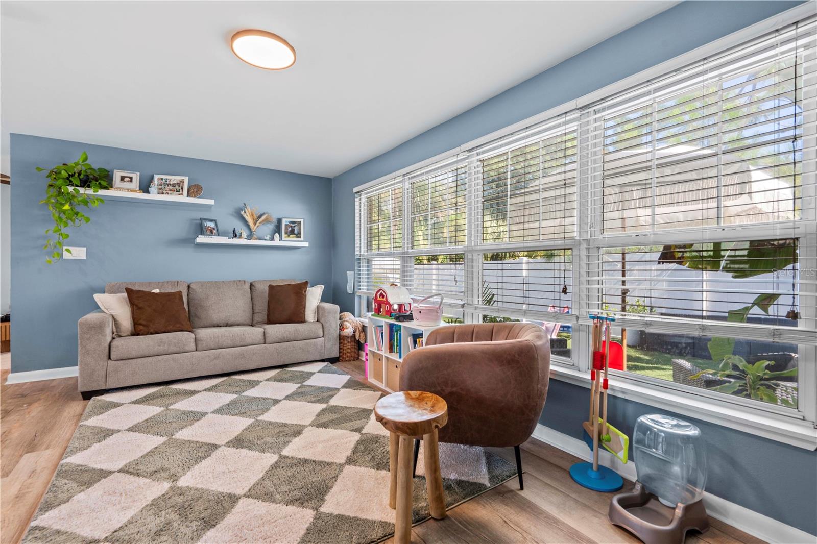 SHIRLEY MANOR SUB - Residential