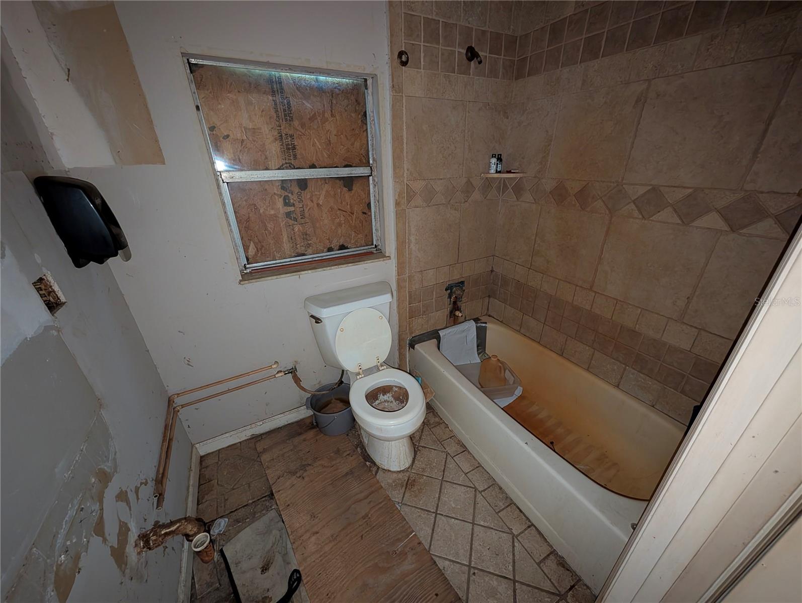 CHRISTMAS PARK FIRST ADD - Residential