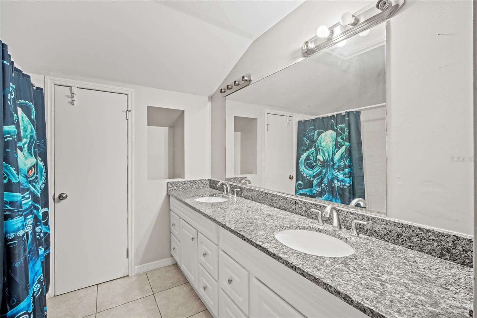 RAMBLING ACRES WEST - Residential