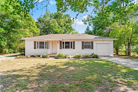 31 LAKE DR DEBARY FL 32713