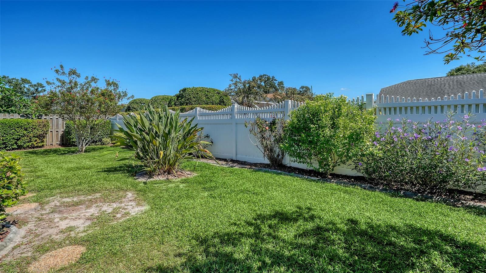 EMERALD GARDENS - Residential