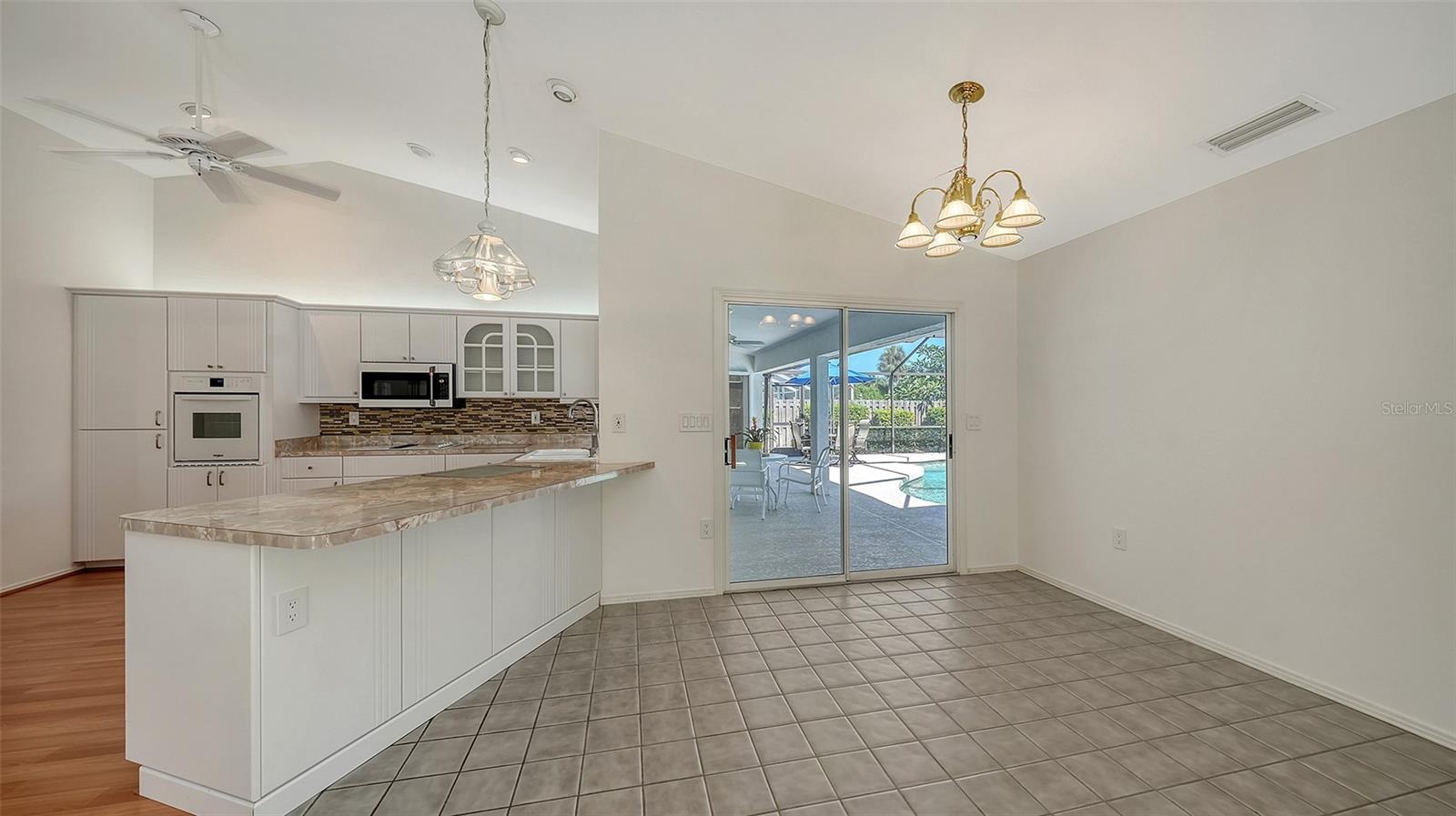 EMERALD GARDENS - Residential