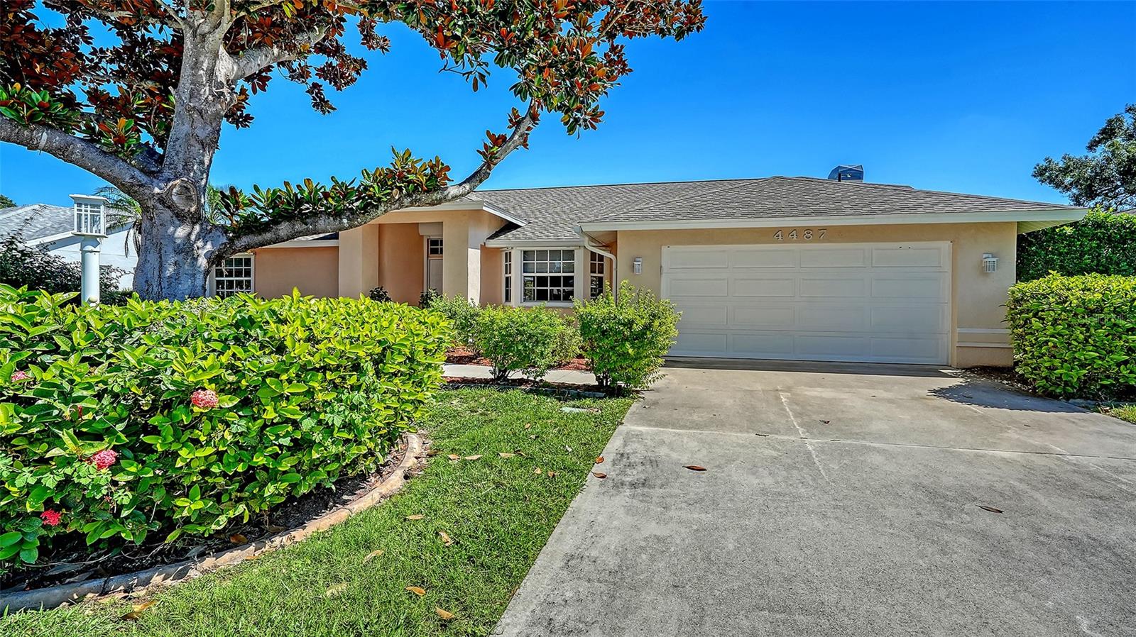 4487 DIAMOND CIRCLE E