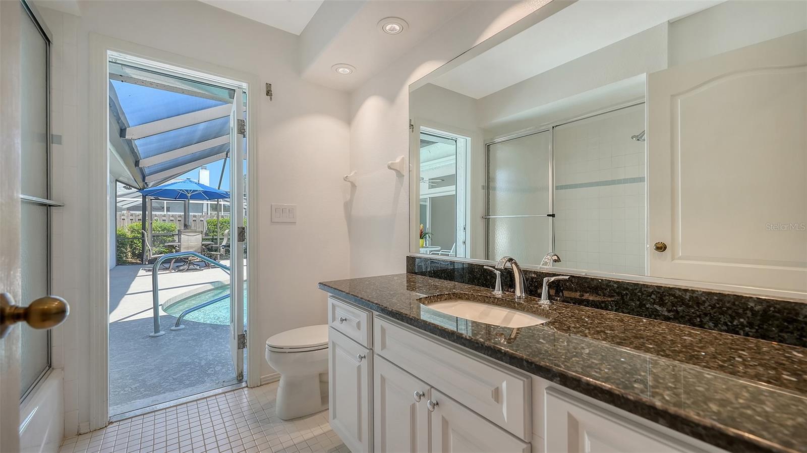 EMERALD GARDENS - Residential