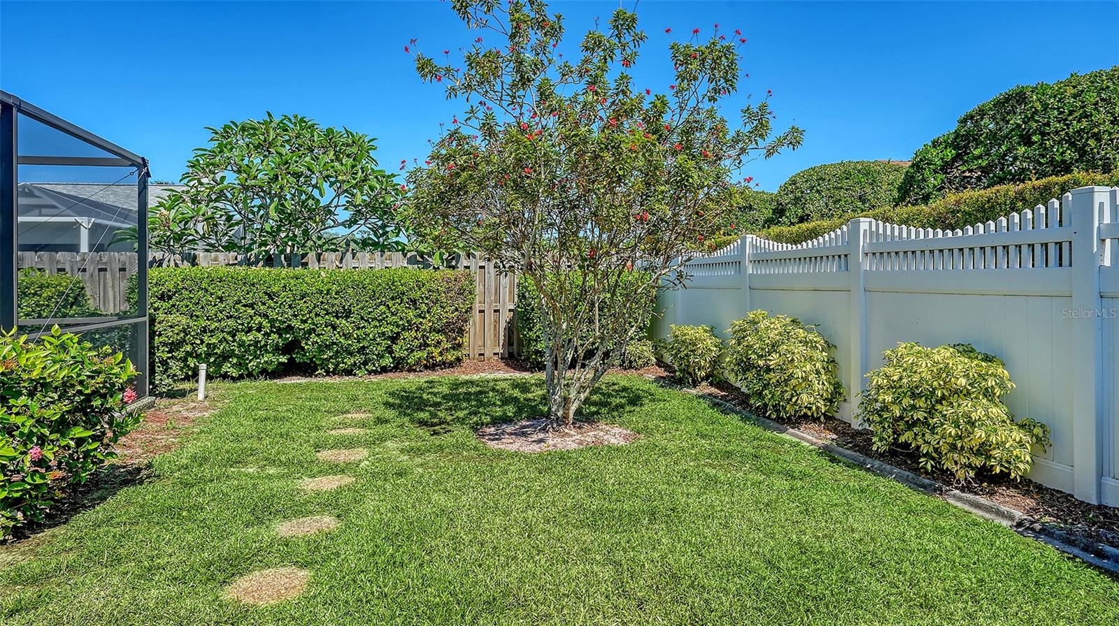 EMERALD GARDENS - Residential