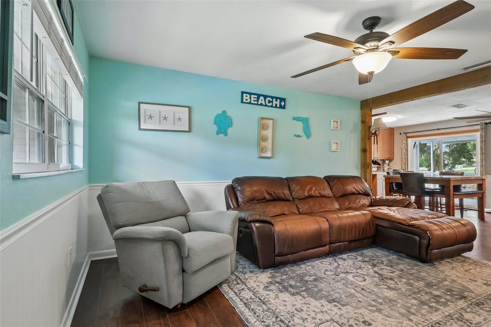 8904 CLAYTON LANE
