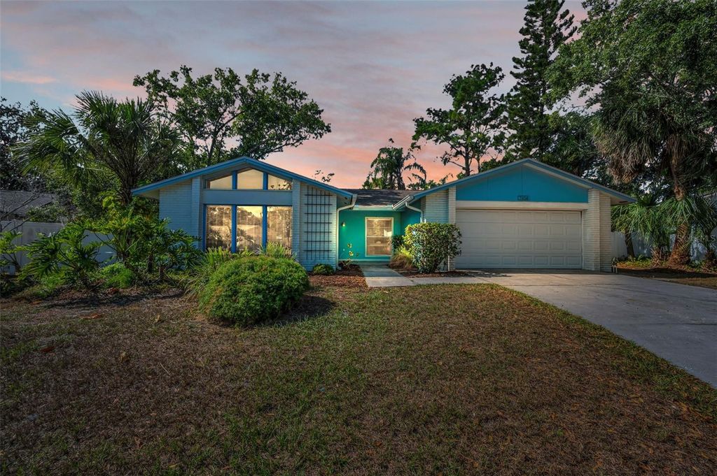 Photo of 7404 Clearview Drive, Tampa, FL 33634 (MLS # TB8447095)