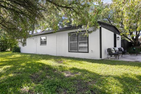 Photo of 300 Dorothy Avenue, Daytona Beach, FL 32117 (MLS # V4945192)