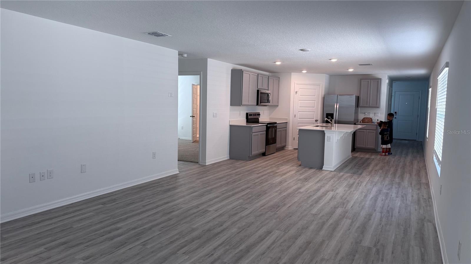 LAKE DEER ESTATES - Residential Lease