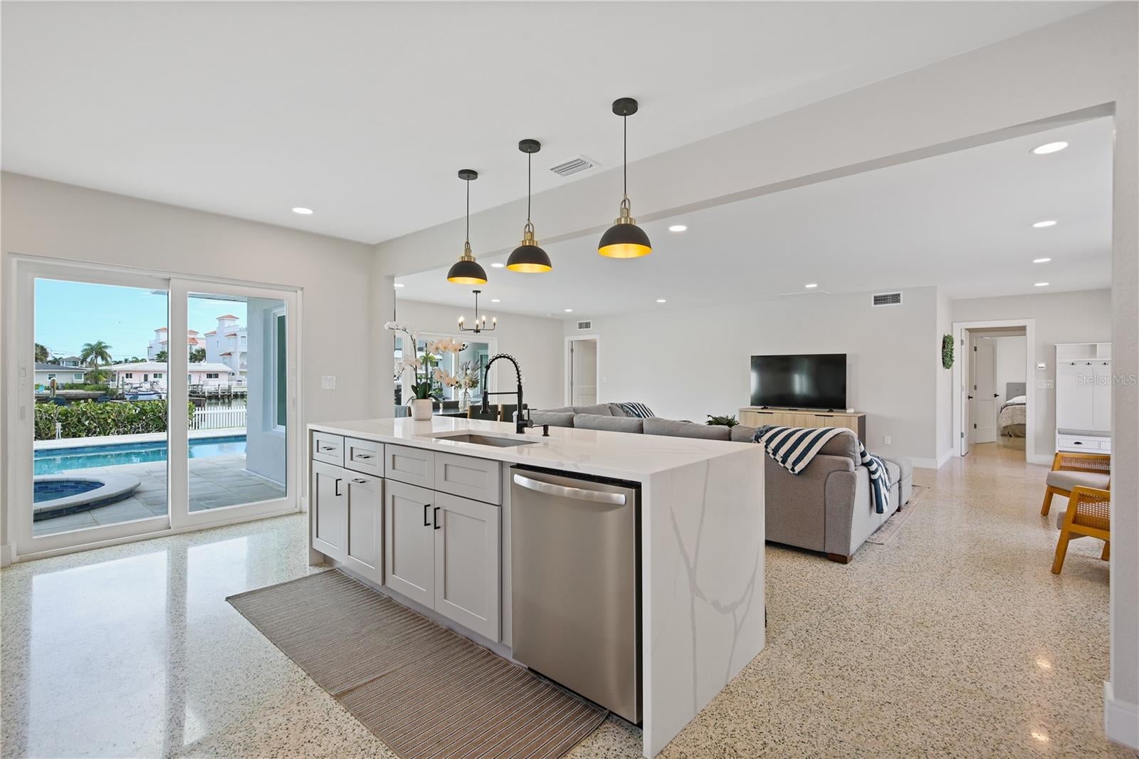 136 BAYSIDE DRIVE