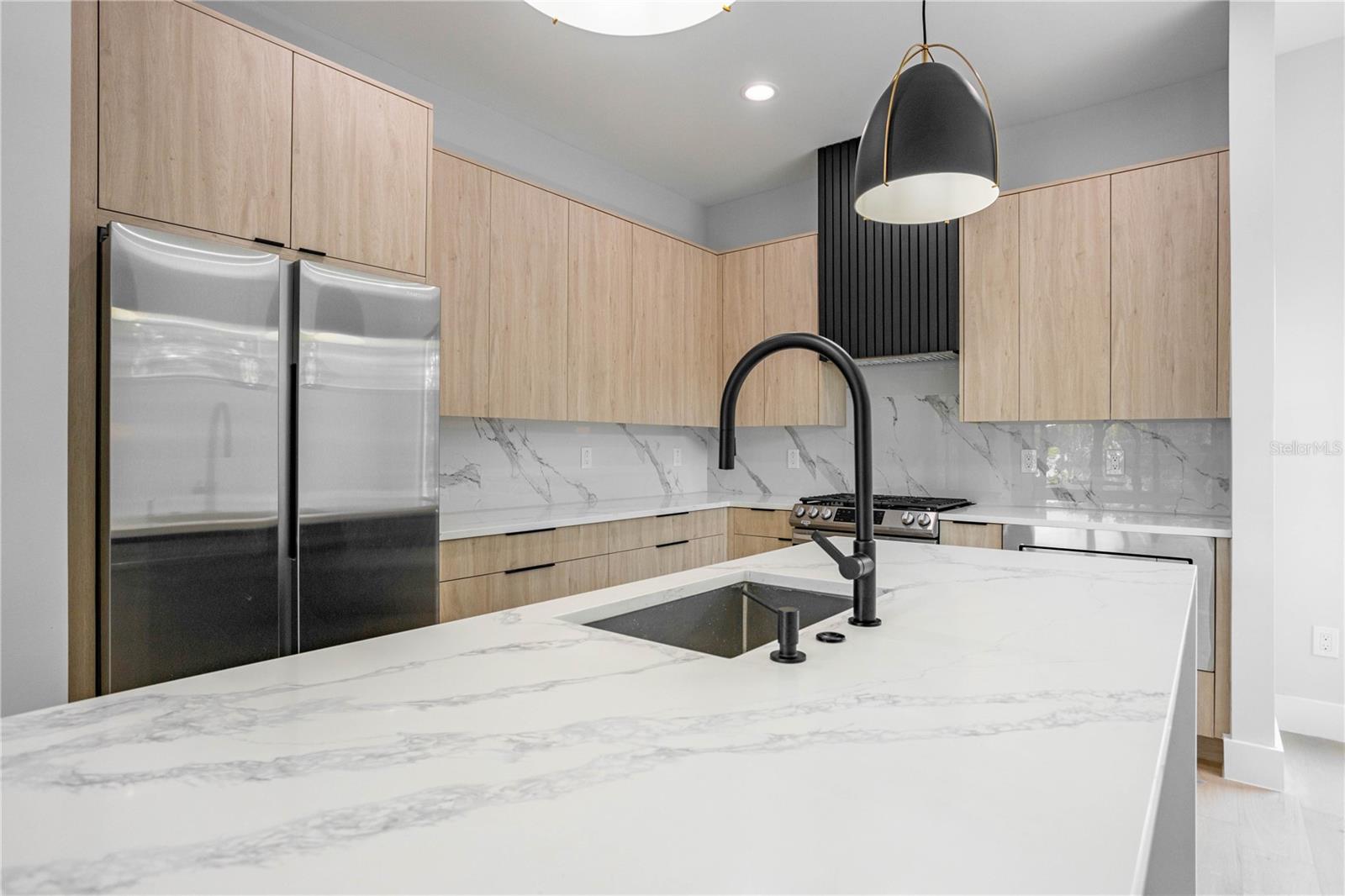 607 W EUCLID AVE 3