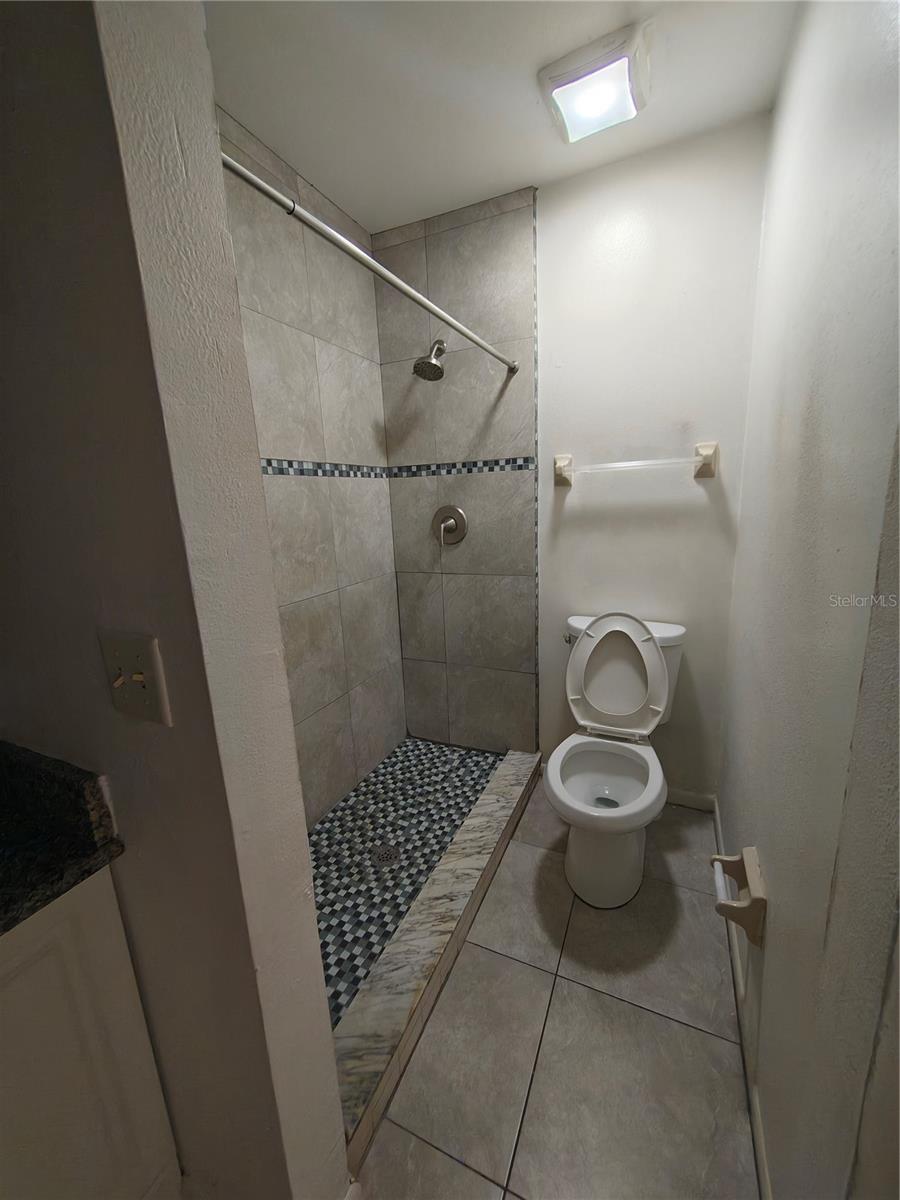 WINDSOR WALK - Residential Lease