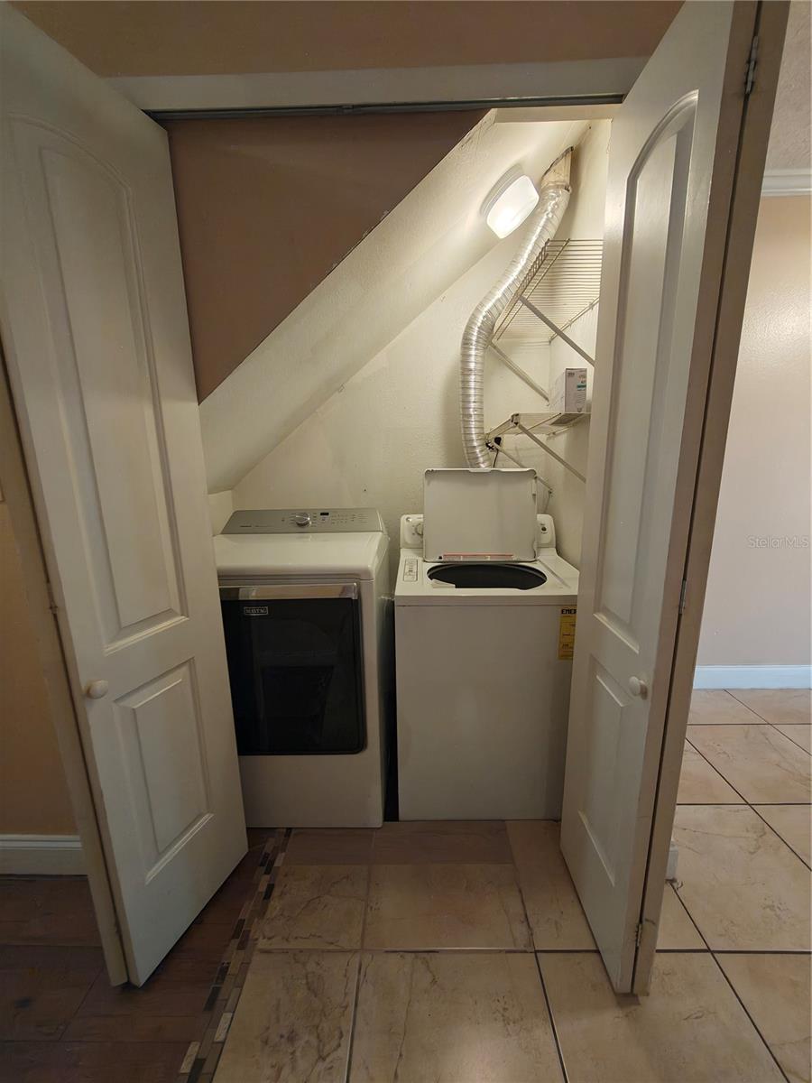 WINDSOR WALK - Residential Lease