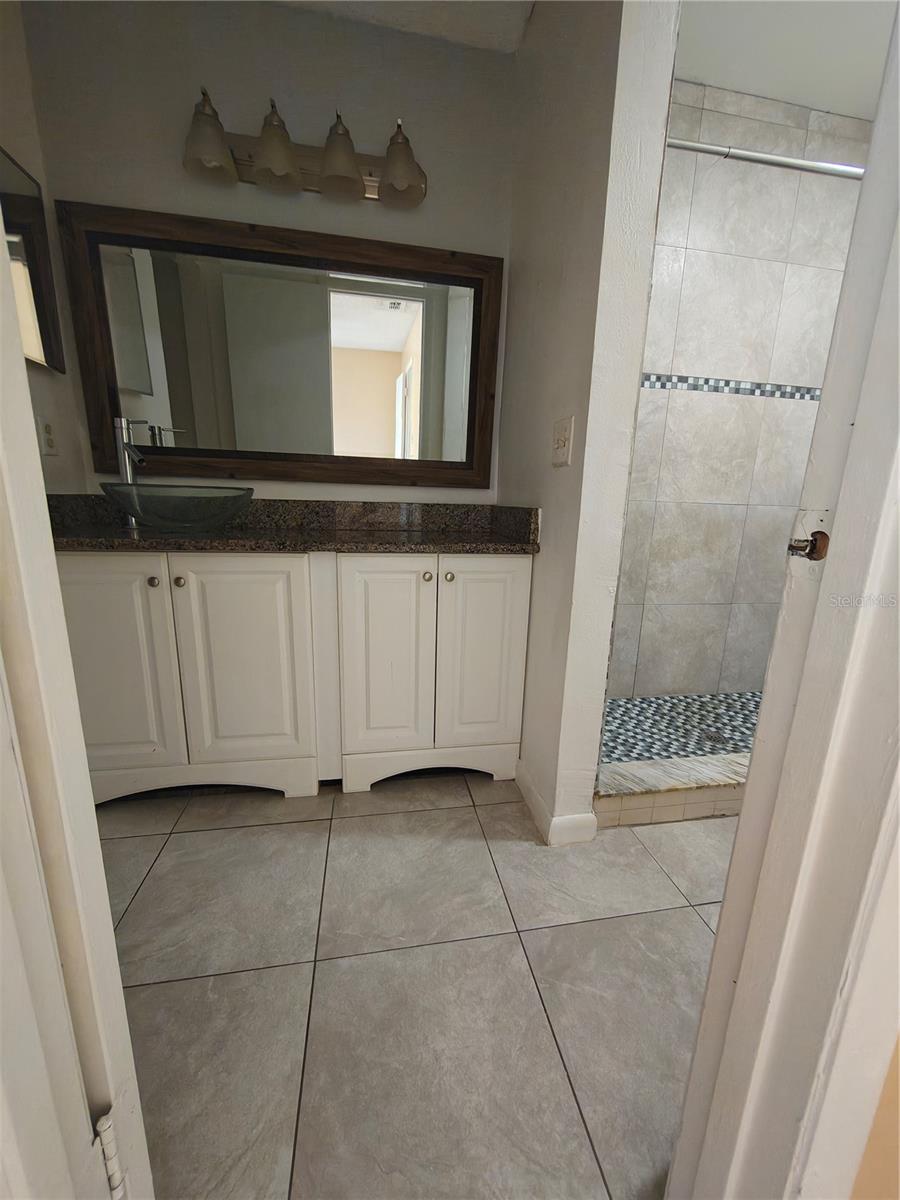 WINDSOR WALK - Residential Lease