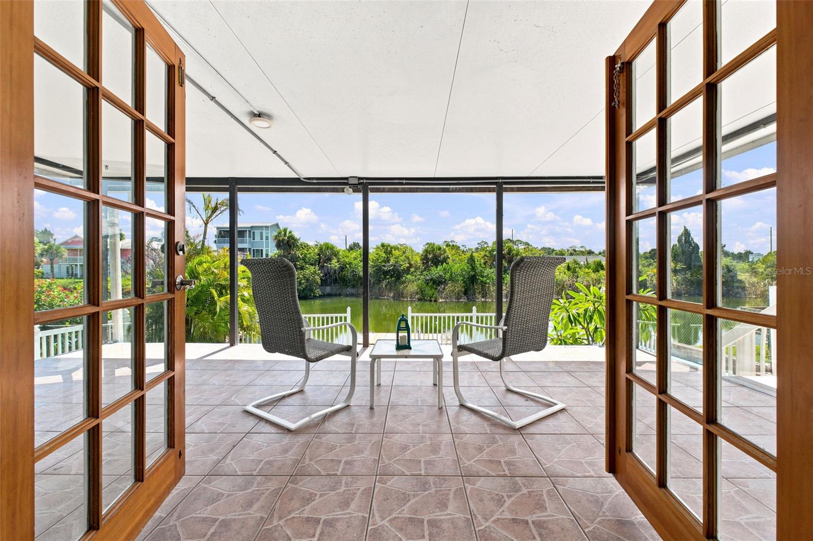 3250 ROSE ARBOR DRIVE