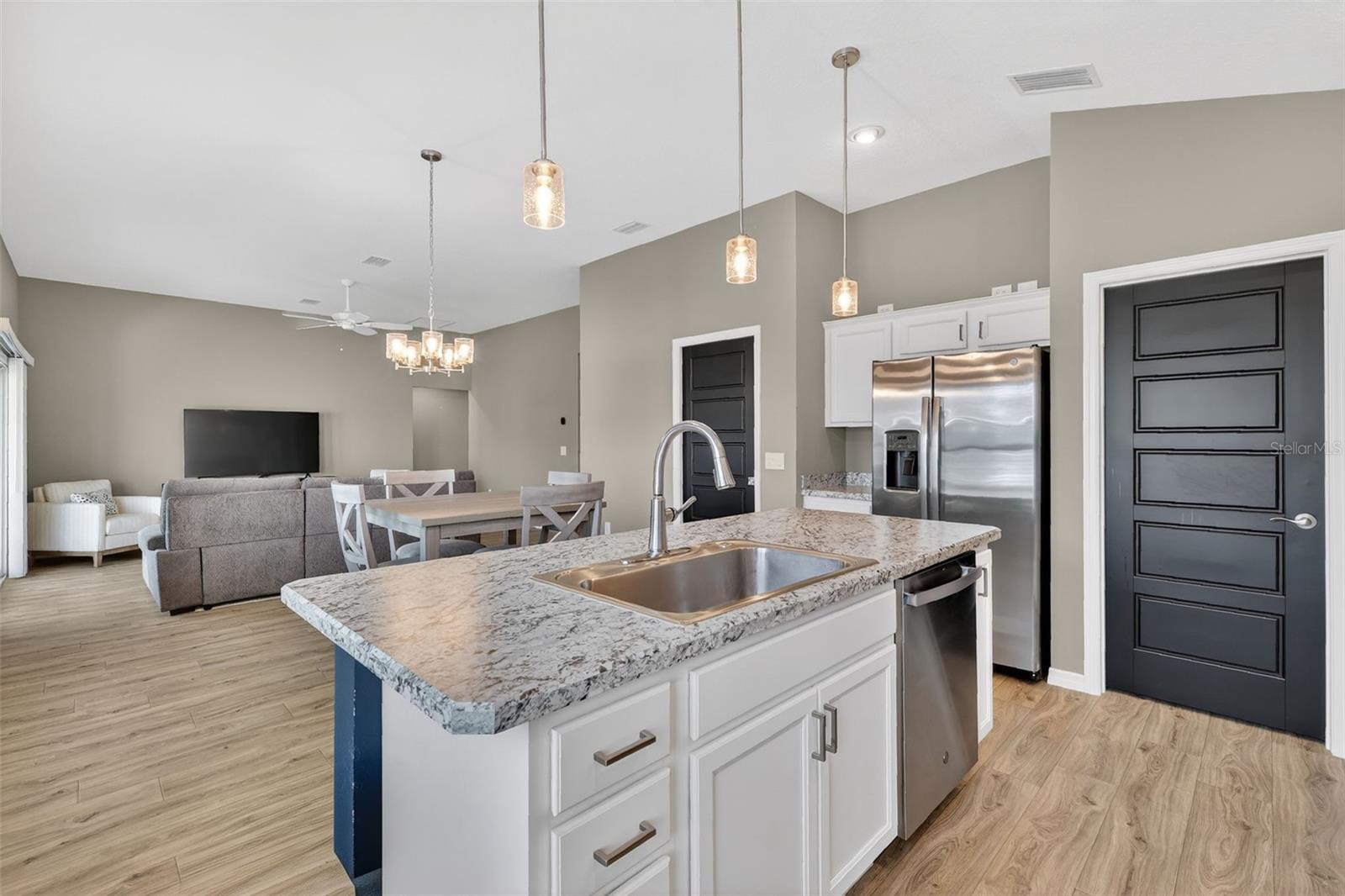 VILLAGES/SOUTHERN OAKS UN 103 - Residential