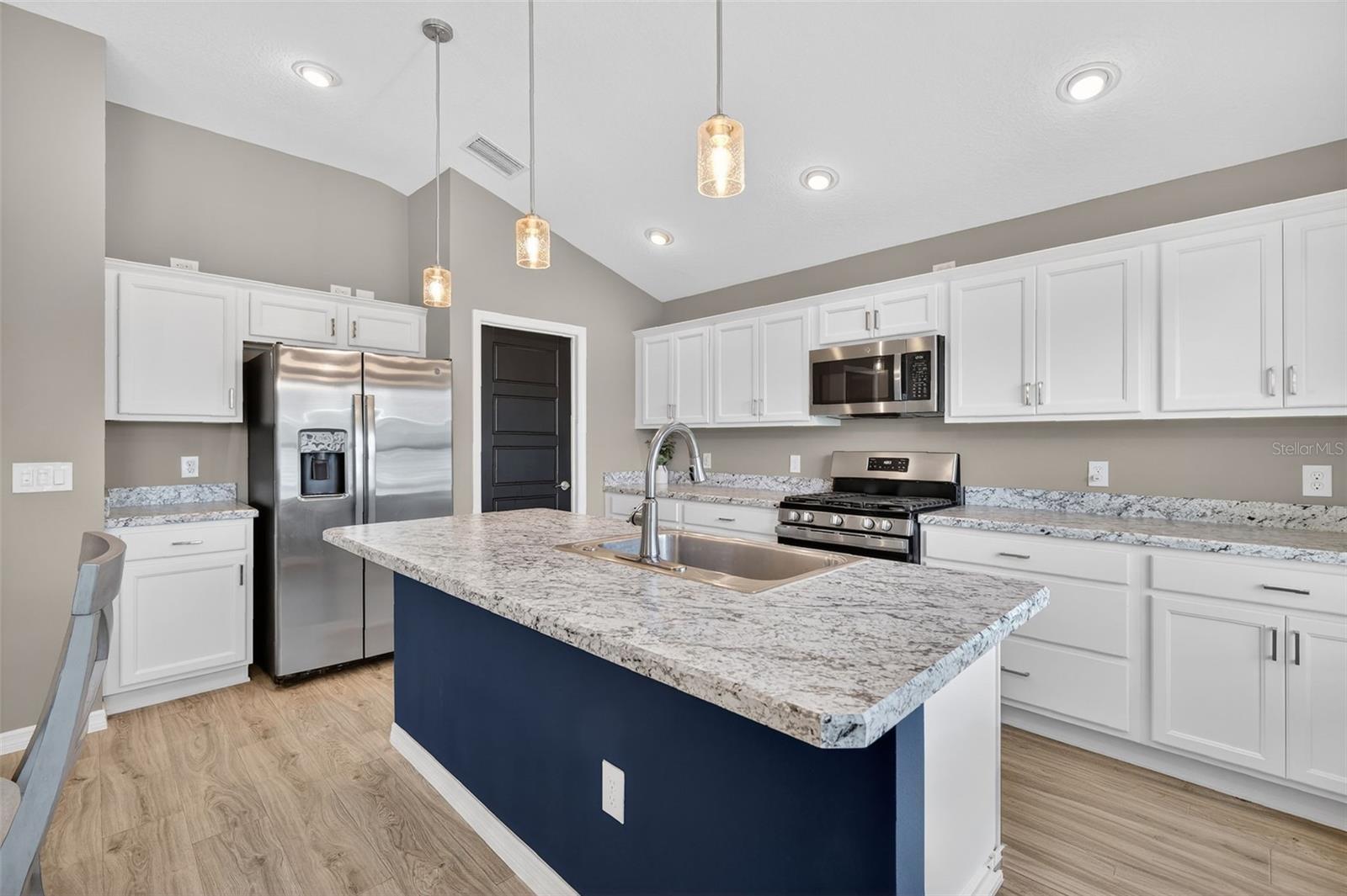 VILLAGES/SOUTHERN OAKS UN 103 - Residential