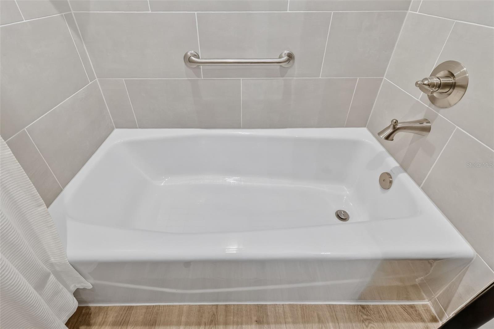 VILLAGES/SOUTHERN OAKS UN 103 - Residential