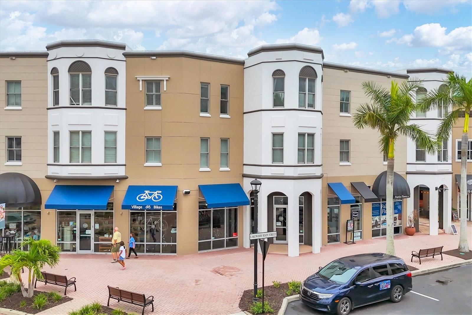 8111 LAKEWOOD MAIN STREET 306