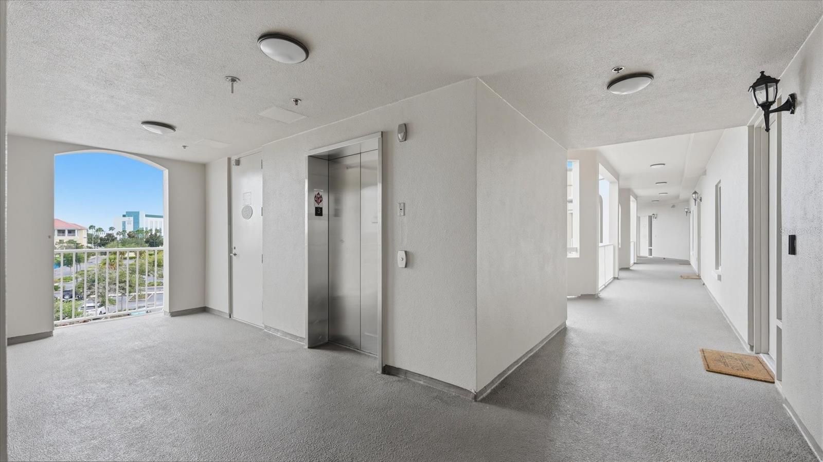 8111 LAKEWOOD MAIN STREET 306