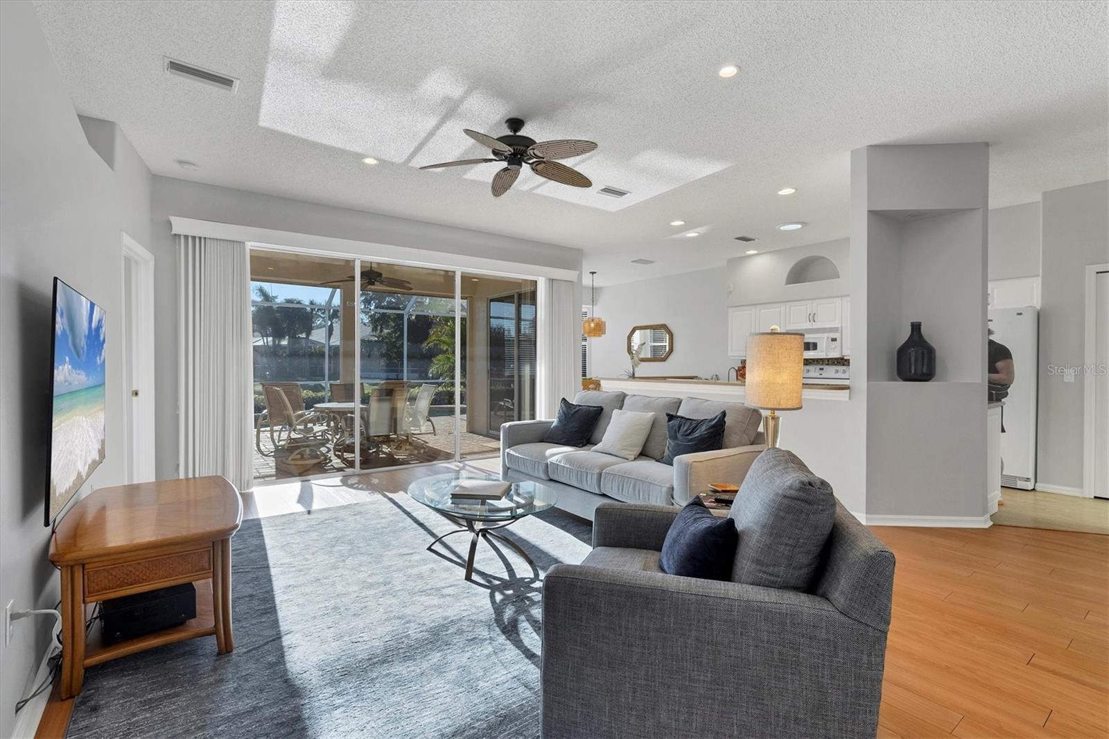 STONEYBROOK GOLF & COUNTRY CLUB - Residential Lease