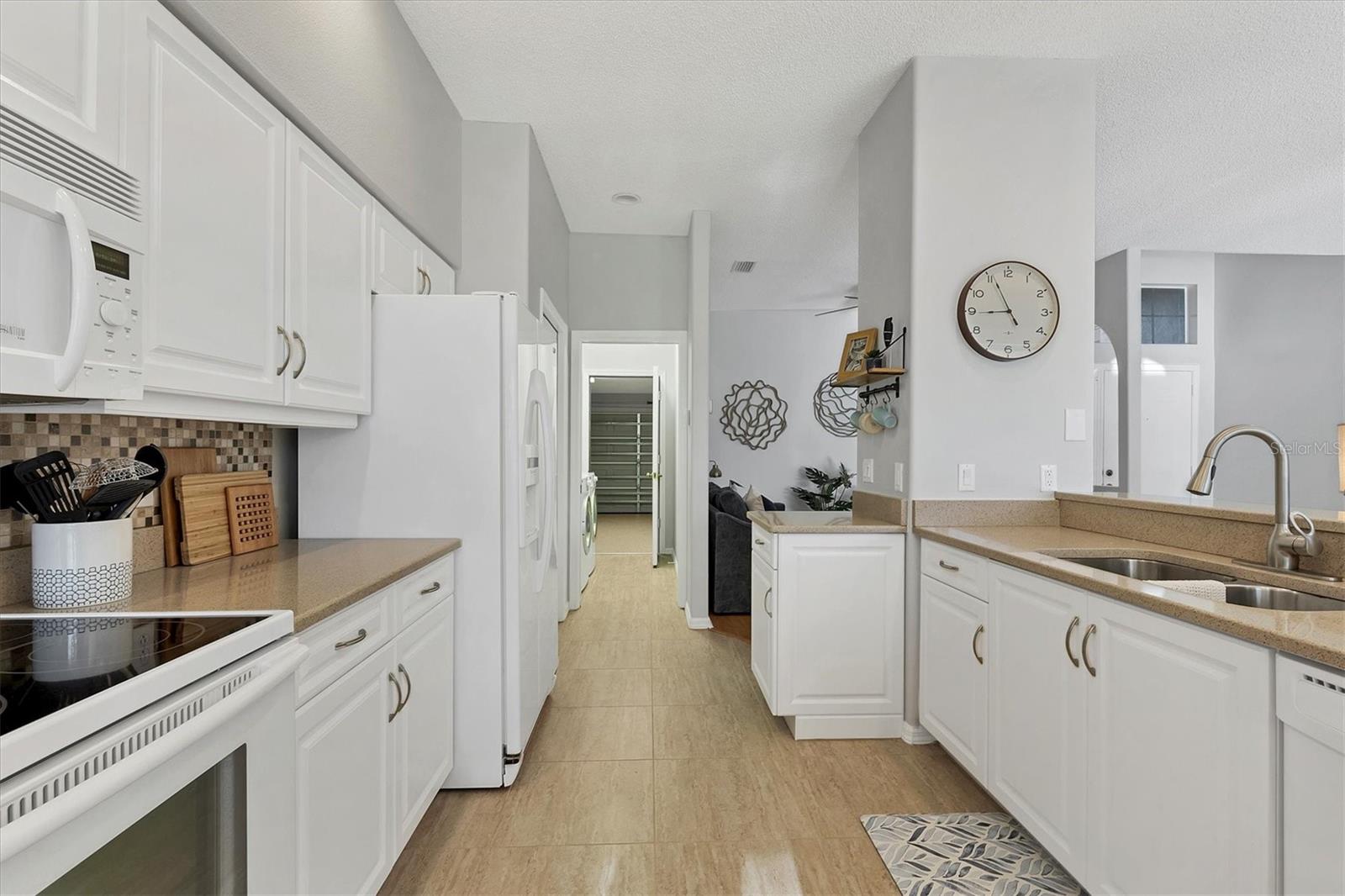 STONEYBROOK GOLF & COUNTRY CLUB - Residential Lease