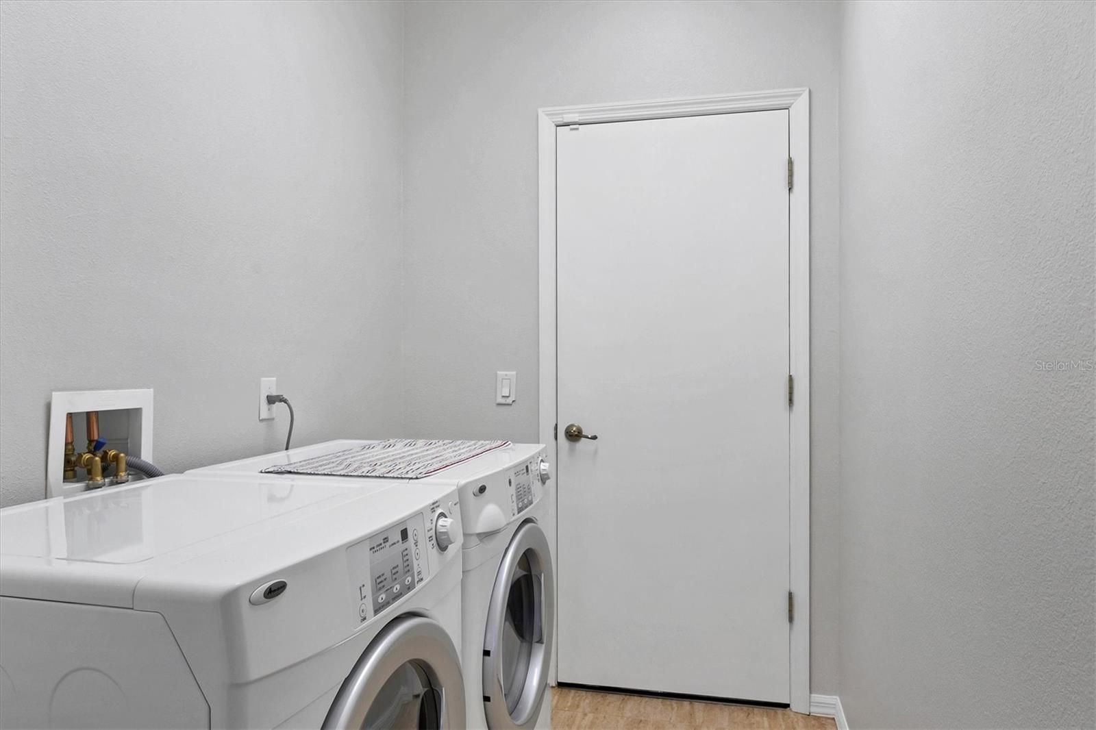 STONEYBROOK GOLF & COUNTRY CLUB - Residential Lease