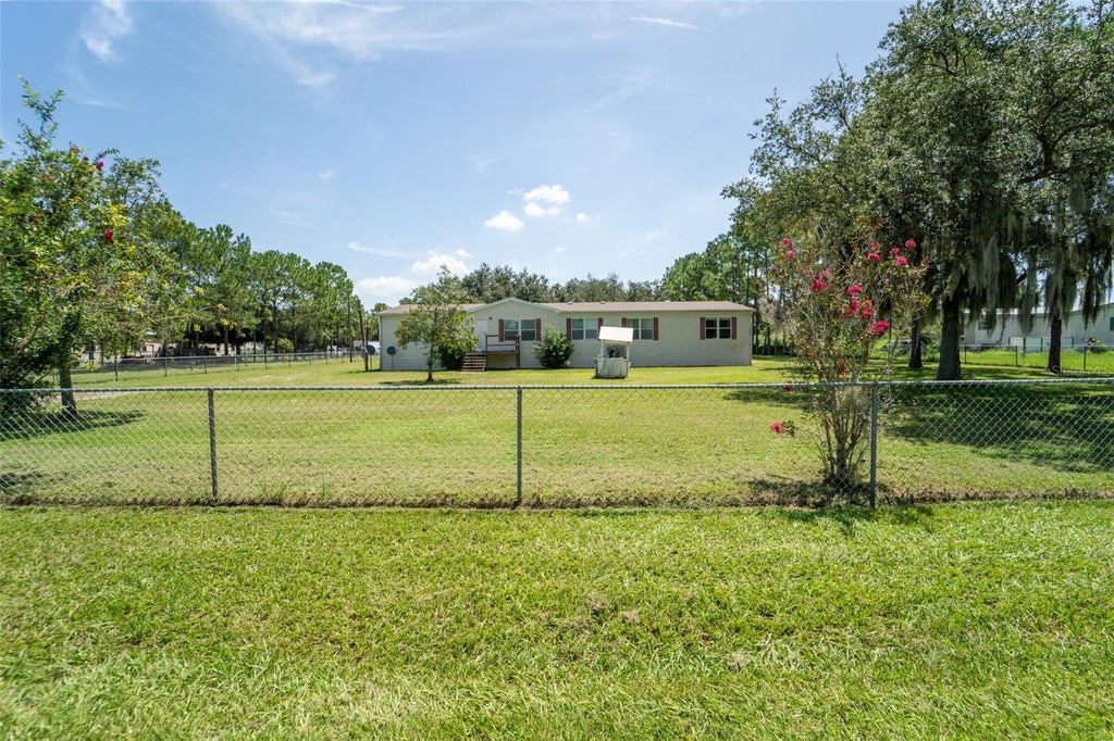 Photo of 11516 Tuten Loop, Lithia, FL 33547 (MLS # TB8537403)