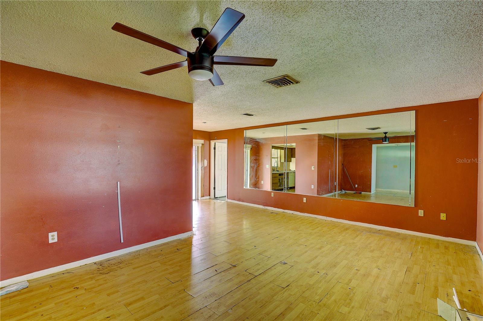 WILSHIRE ESTATES - Residential