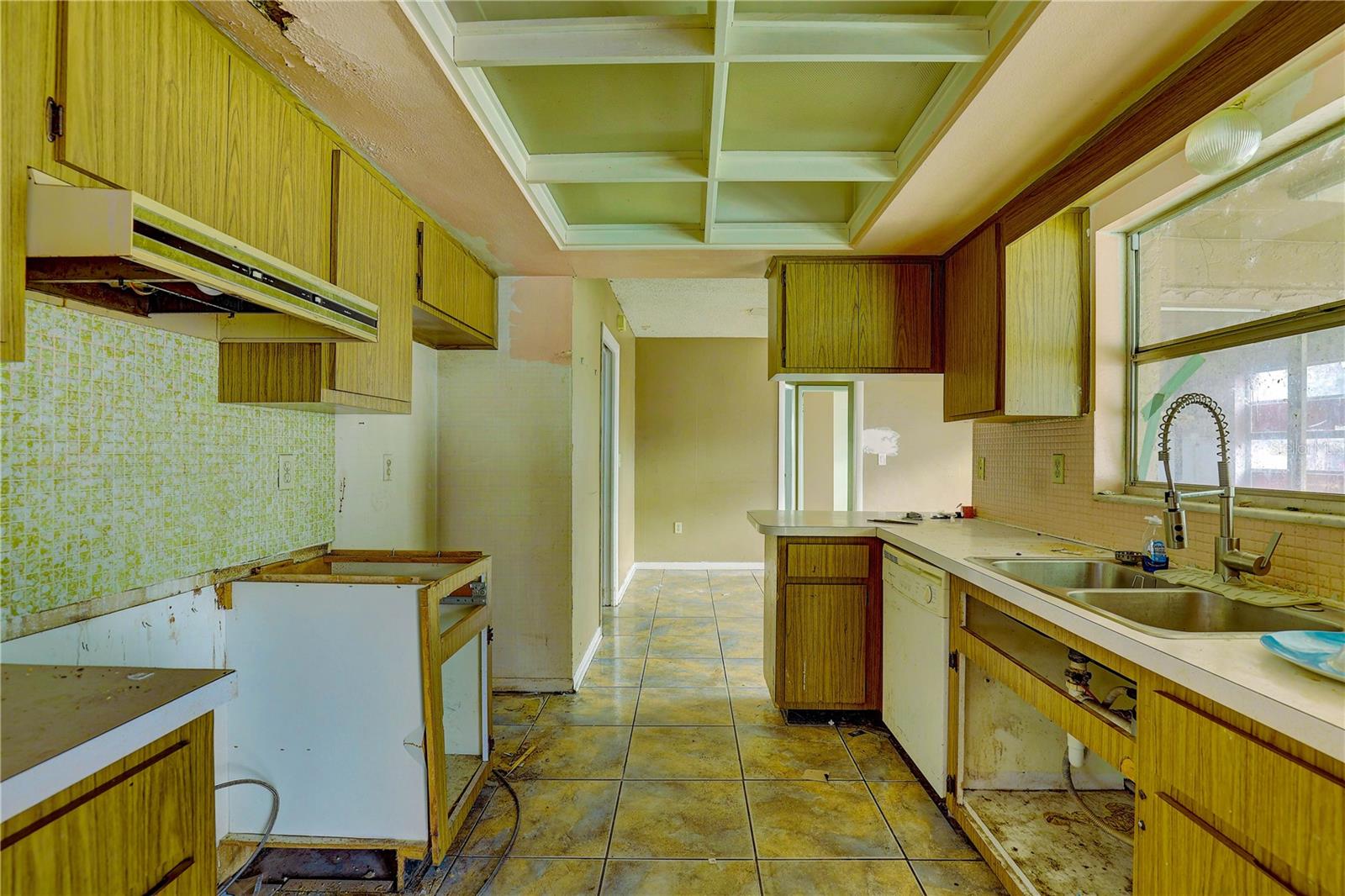 WILSHIRE ESTATES - Residential