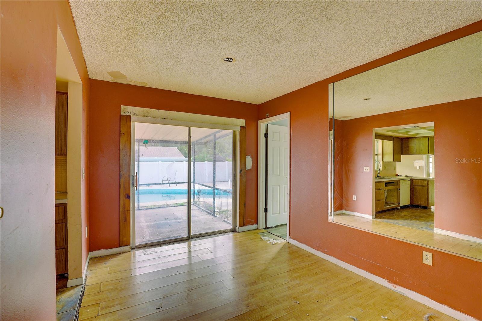 WILSHIRE ESTATES - Residential