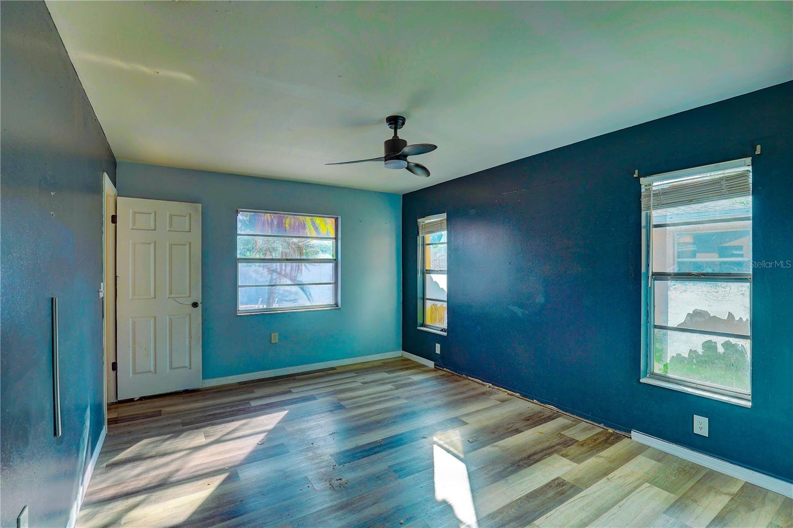 WILSHIRE ESTATES - Residential