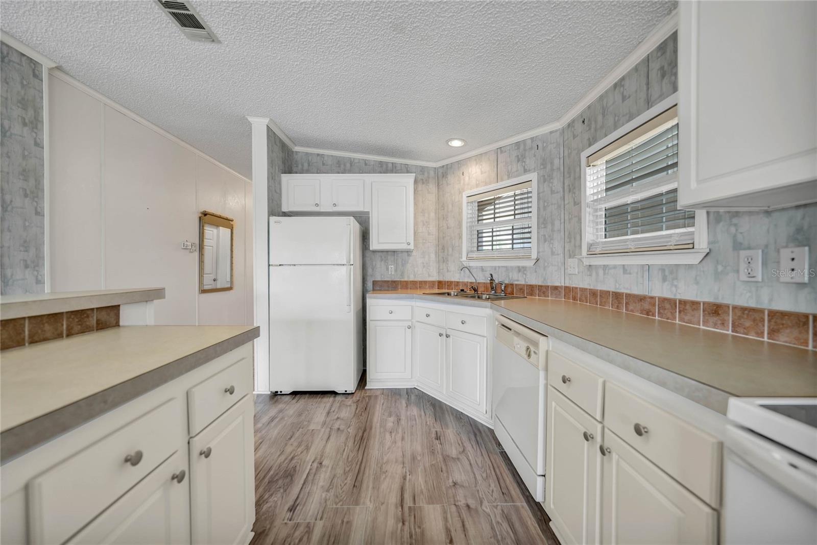 MAPLE LEAF ESTATES - Residential