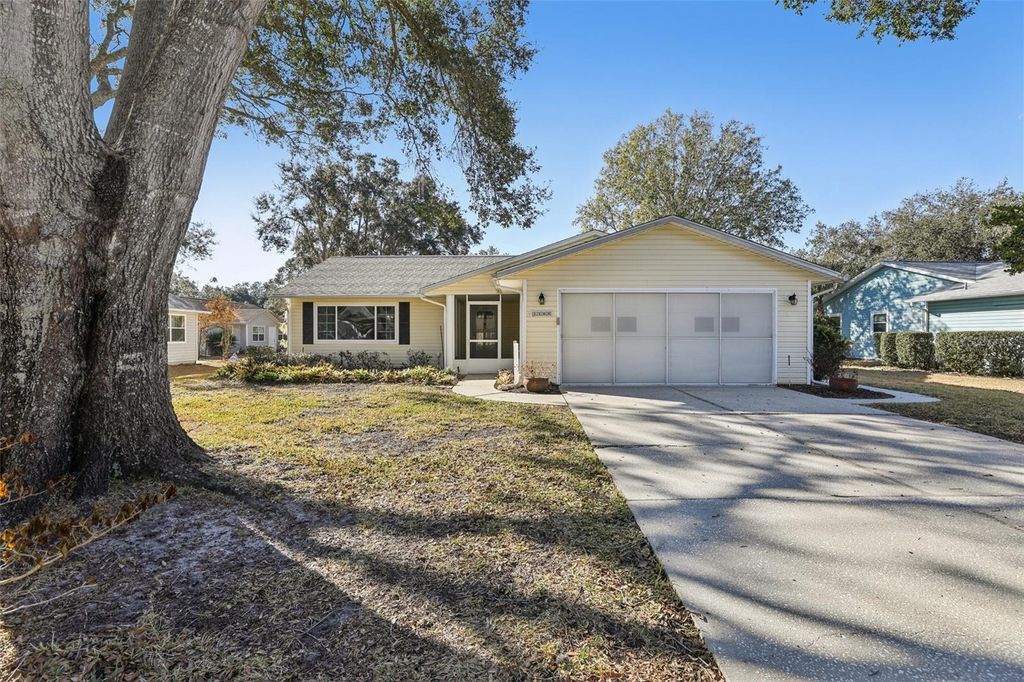 Photo of 2108 Greenlaw Court, Leesburg, FL 34788 (MLS # OM718342)