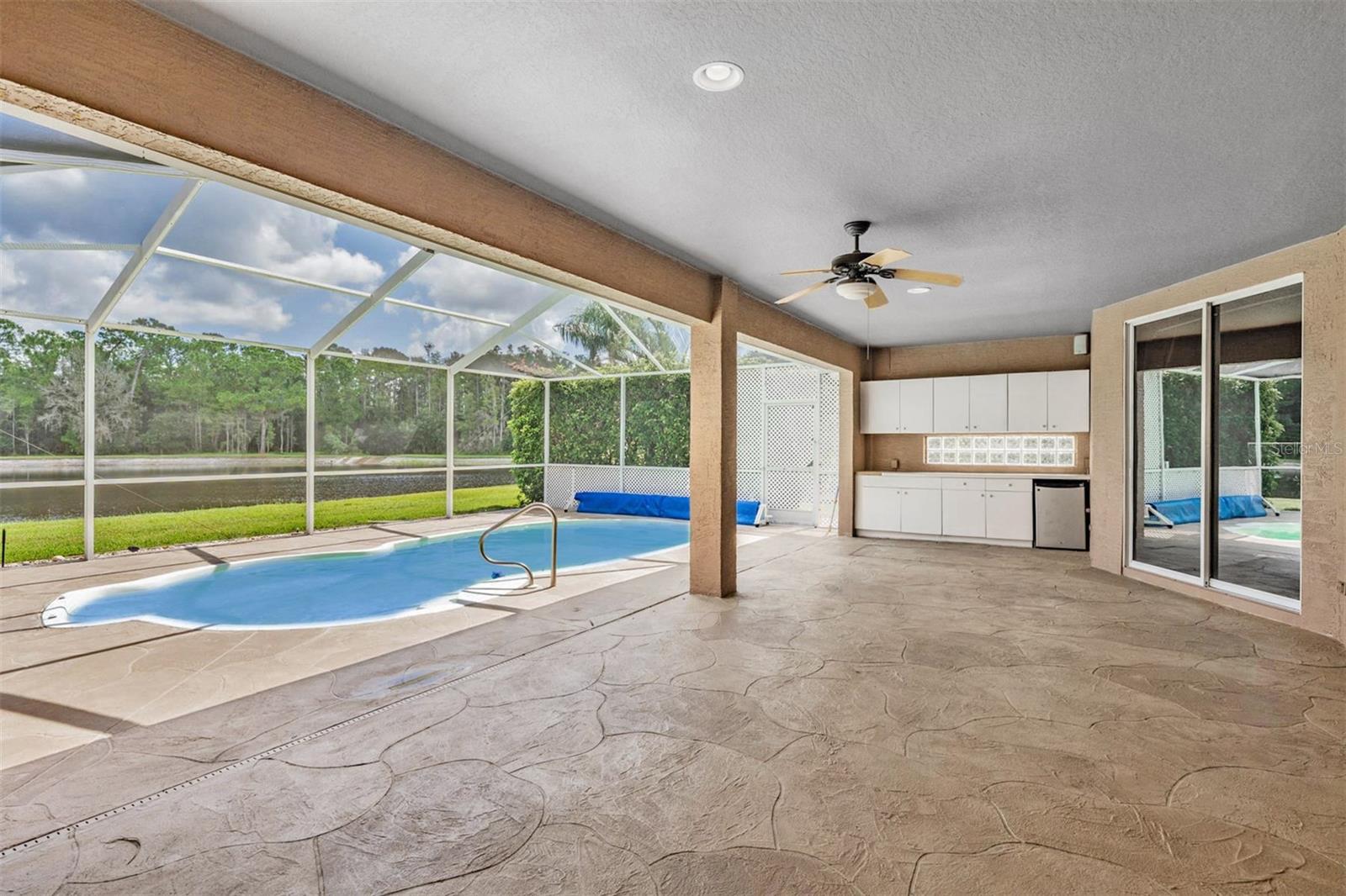1437 WINDING WILLOW DRIVE