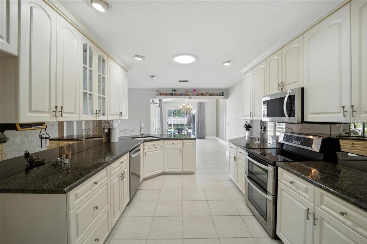 13 COTTAGEGATE COURT