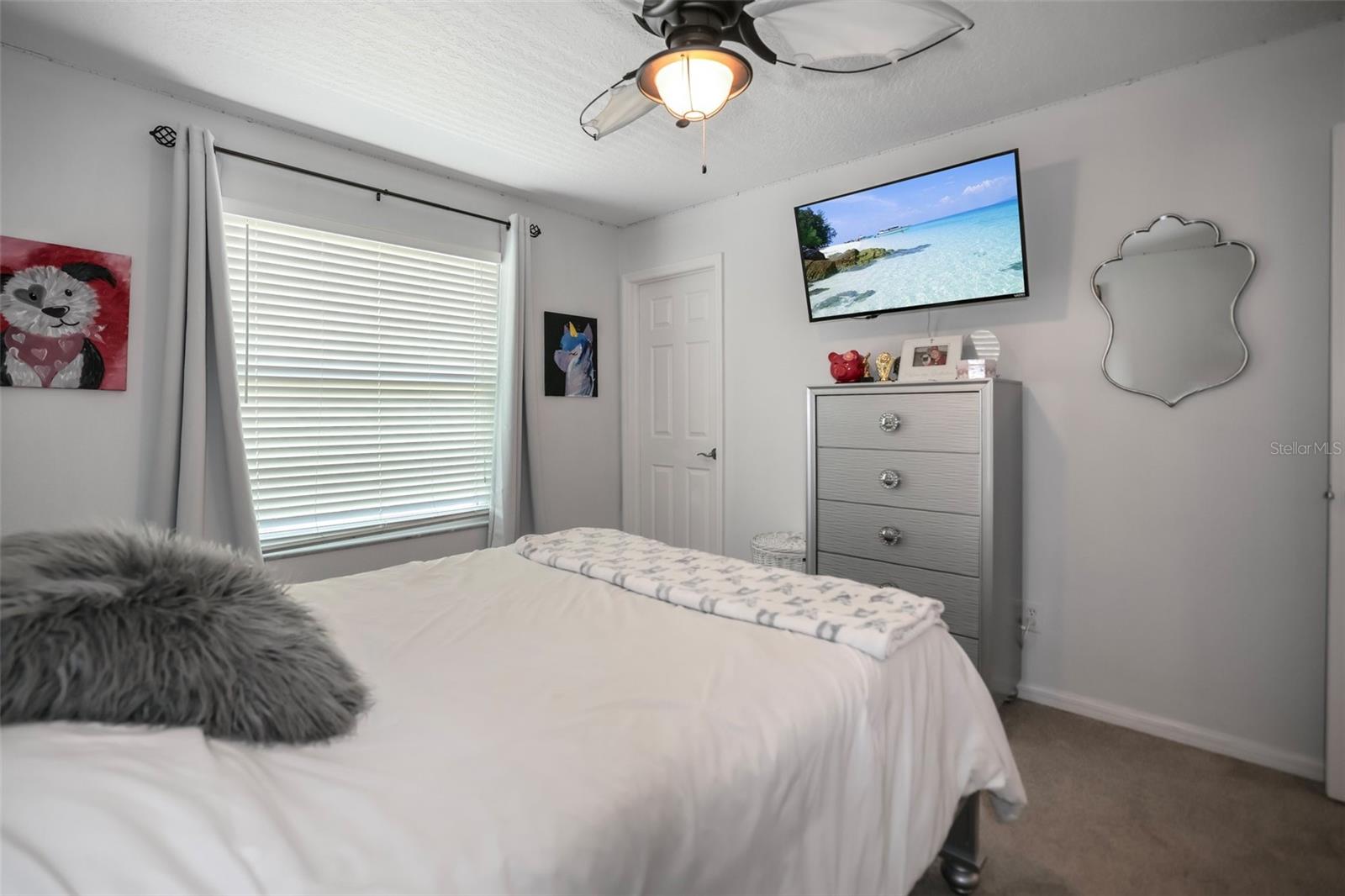 COUNTRY CHASE - Residential