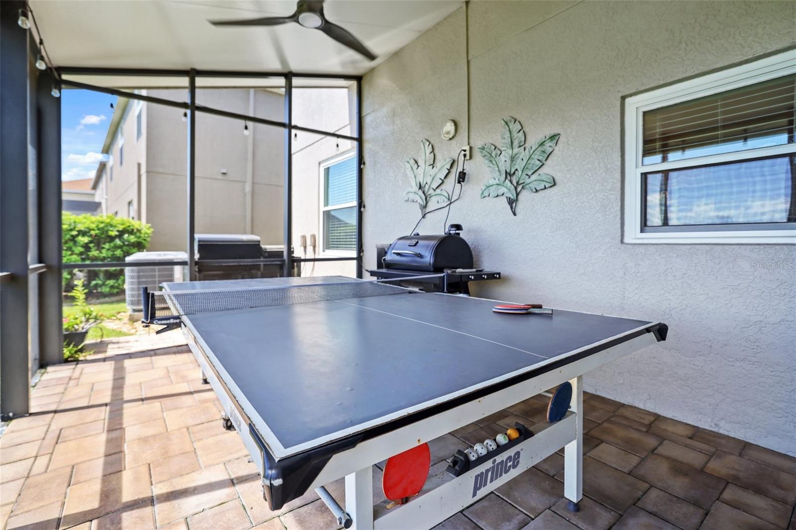 COUNTRY CHASE - Residential