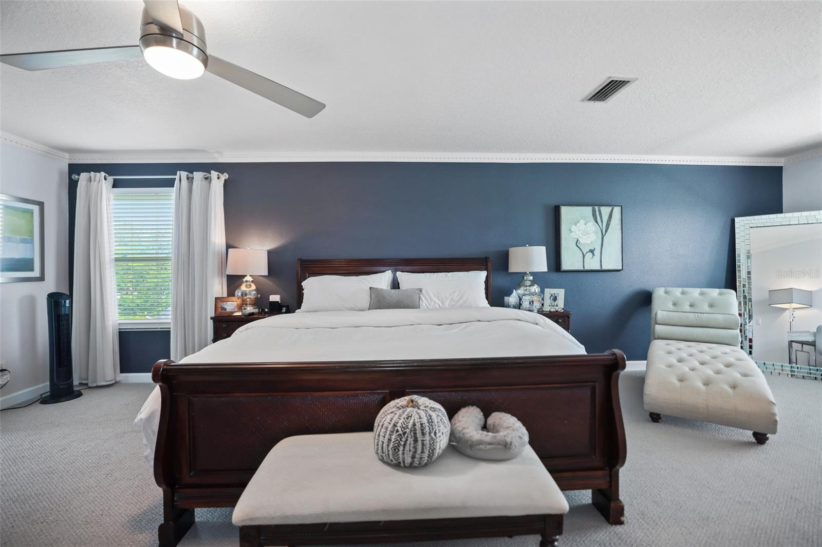 COUNTRY CHASE - Residential