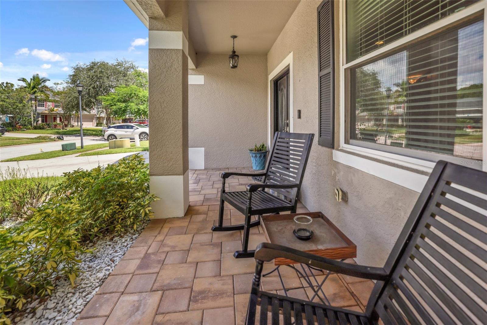 COUNTRY CHASE - Residential