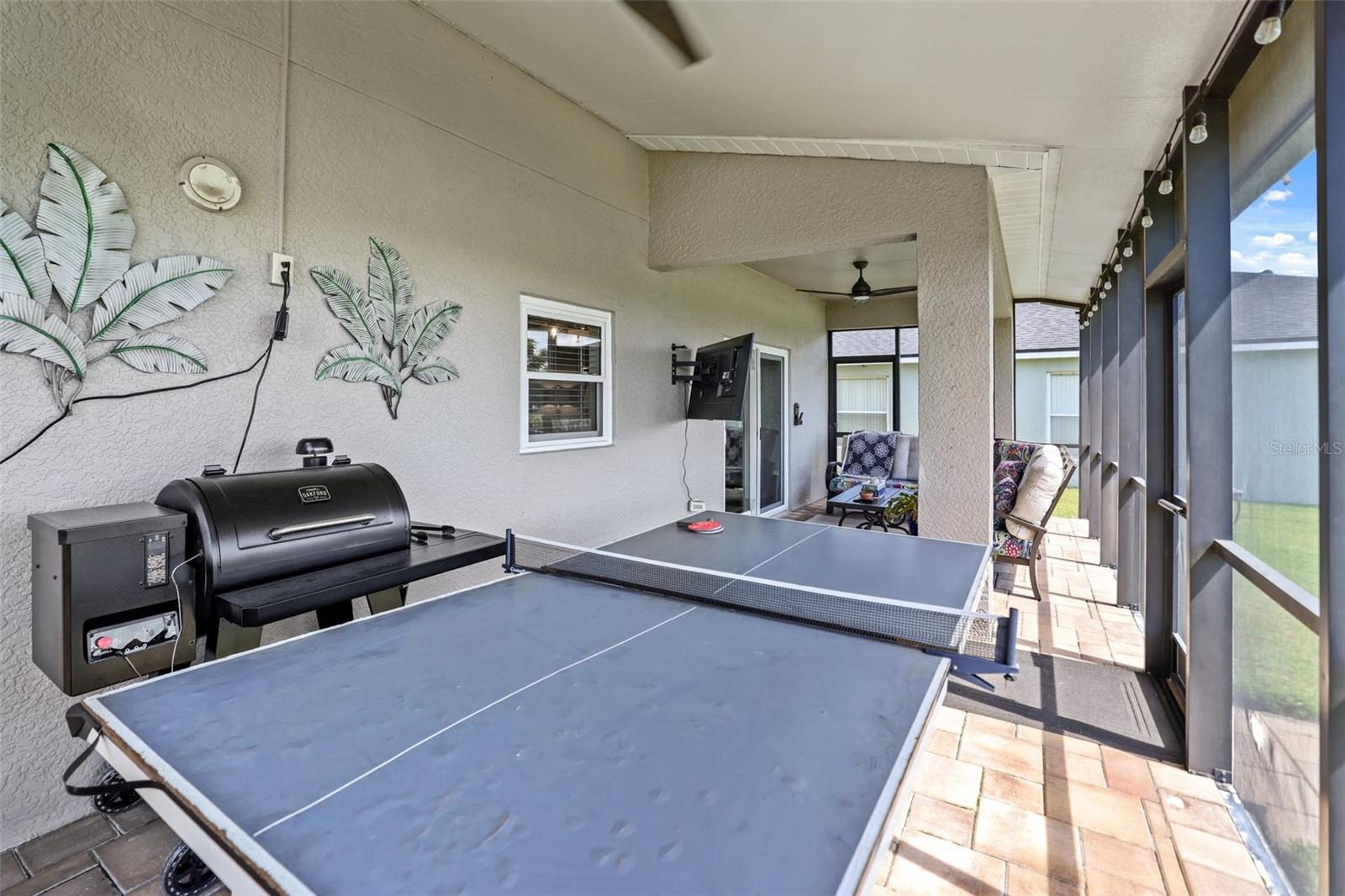 COUNTRY CHASE - Residential