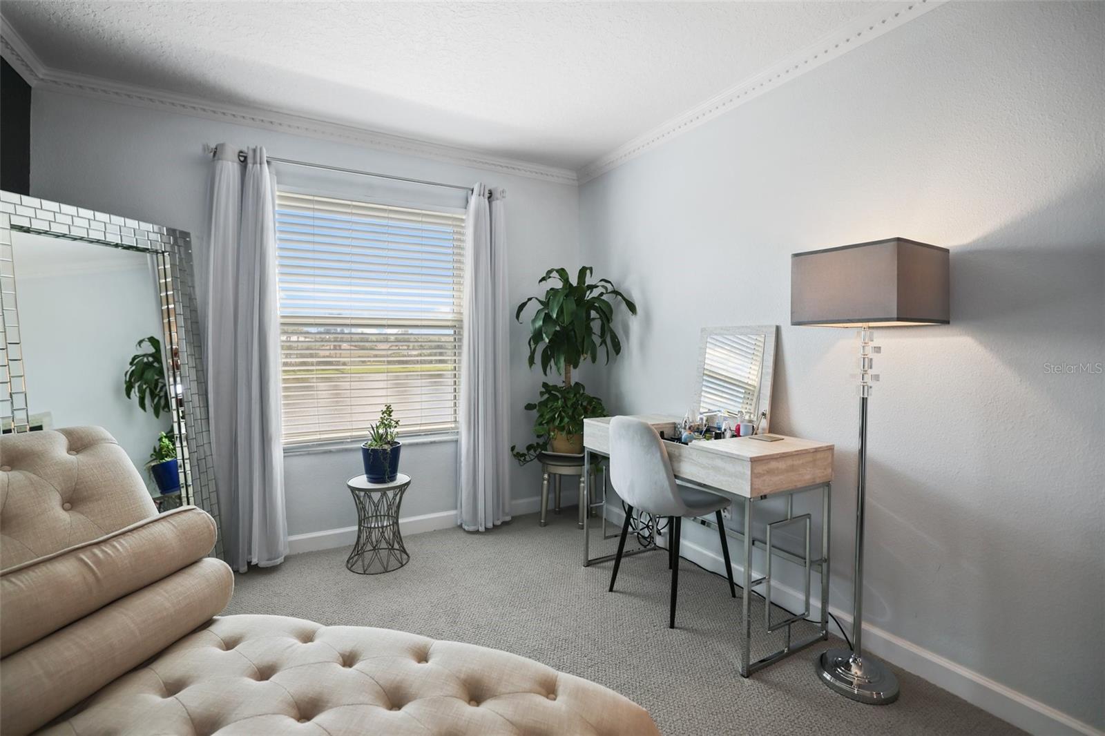 COUNTRY CHASE - Residential