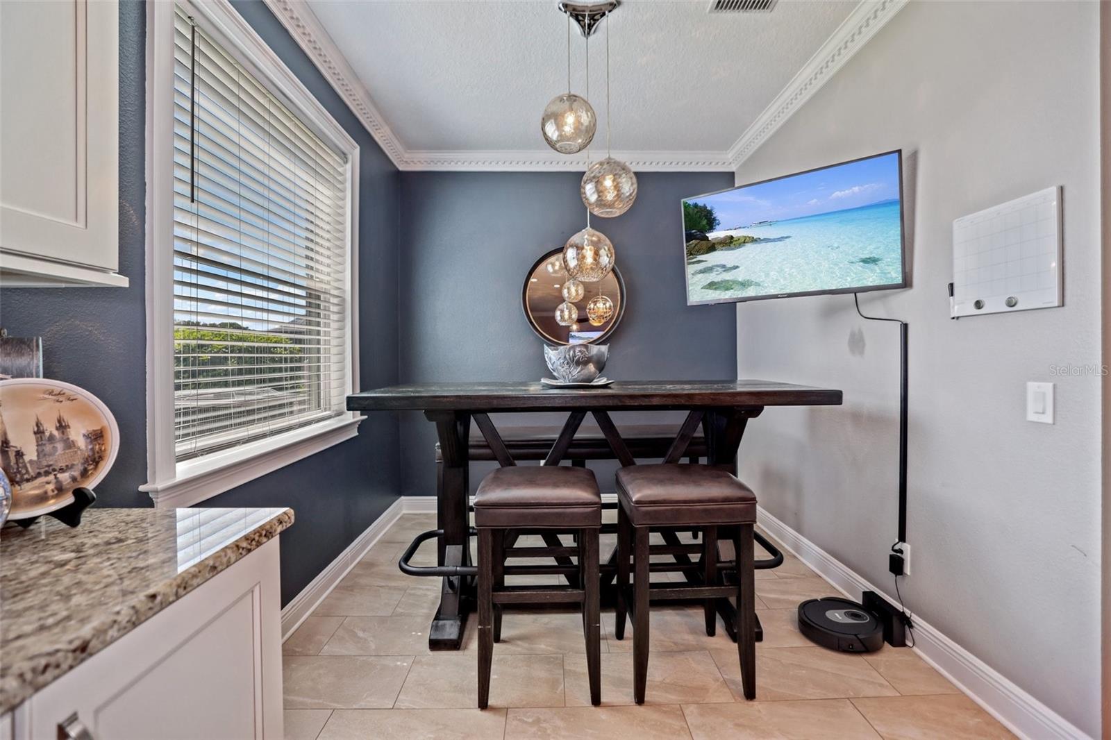 COUNTRY CHASE - Residential