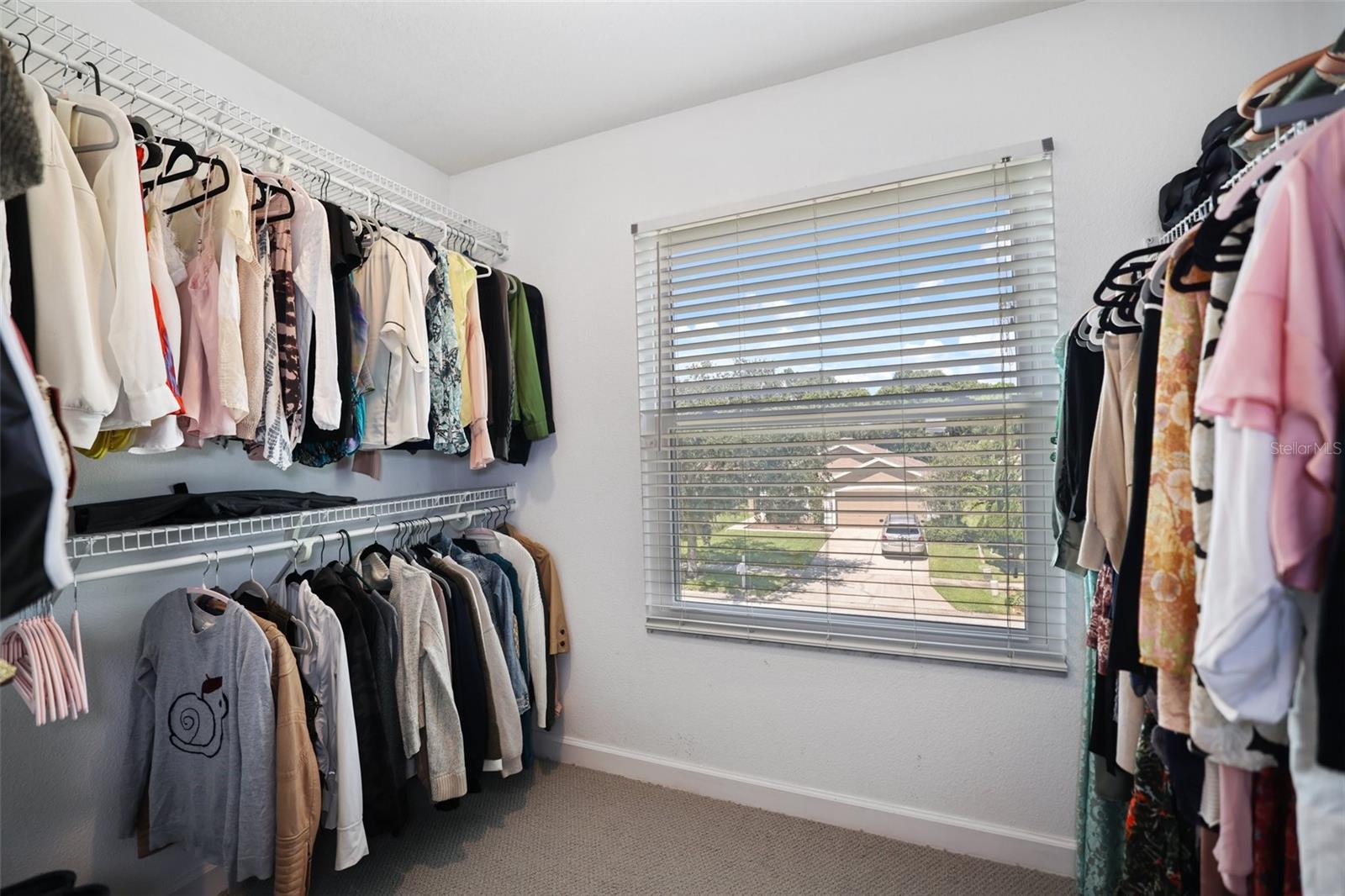 COUNTRY CHASE - Residential