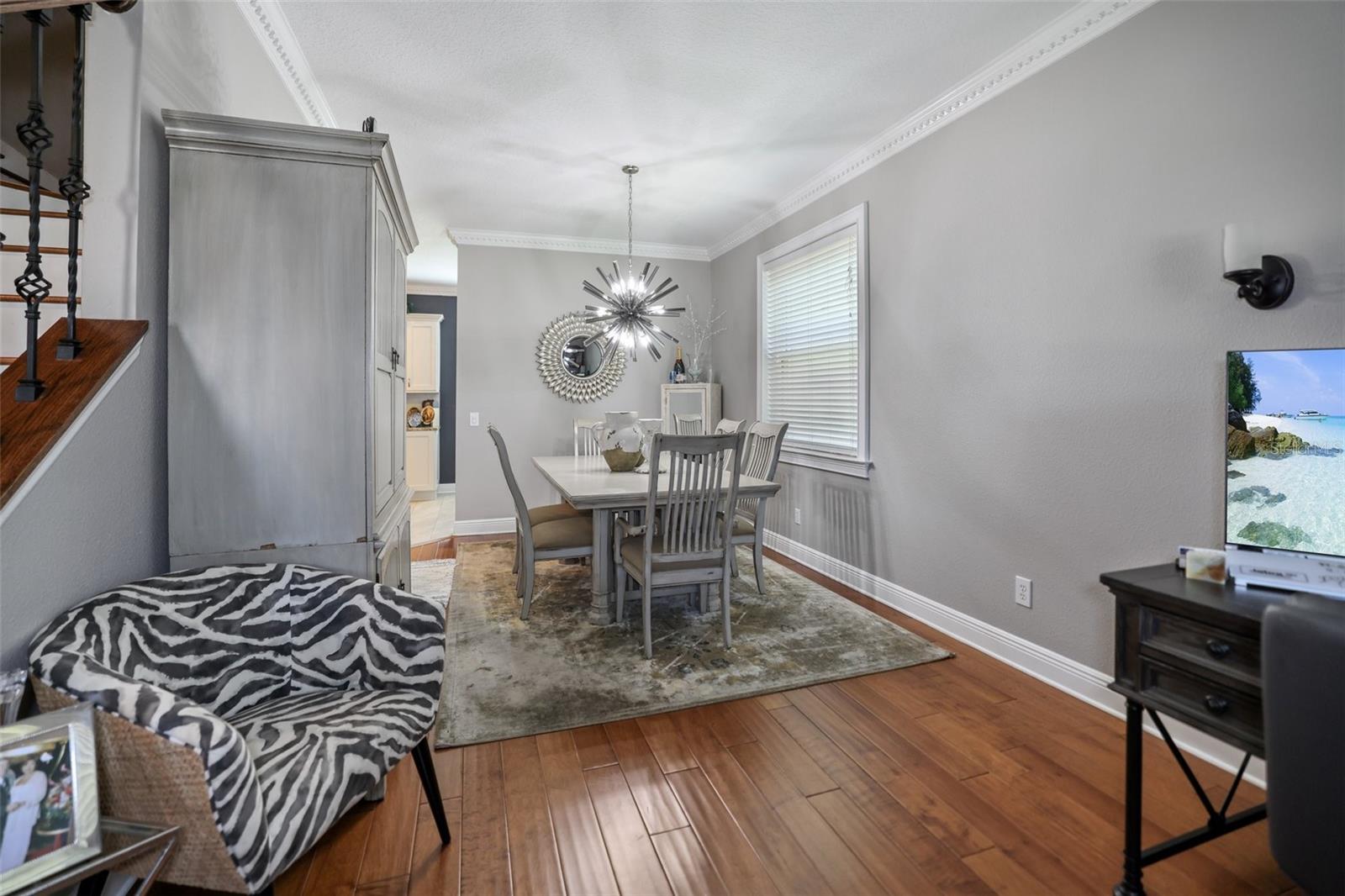 COUNTRY CHASE - Residential