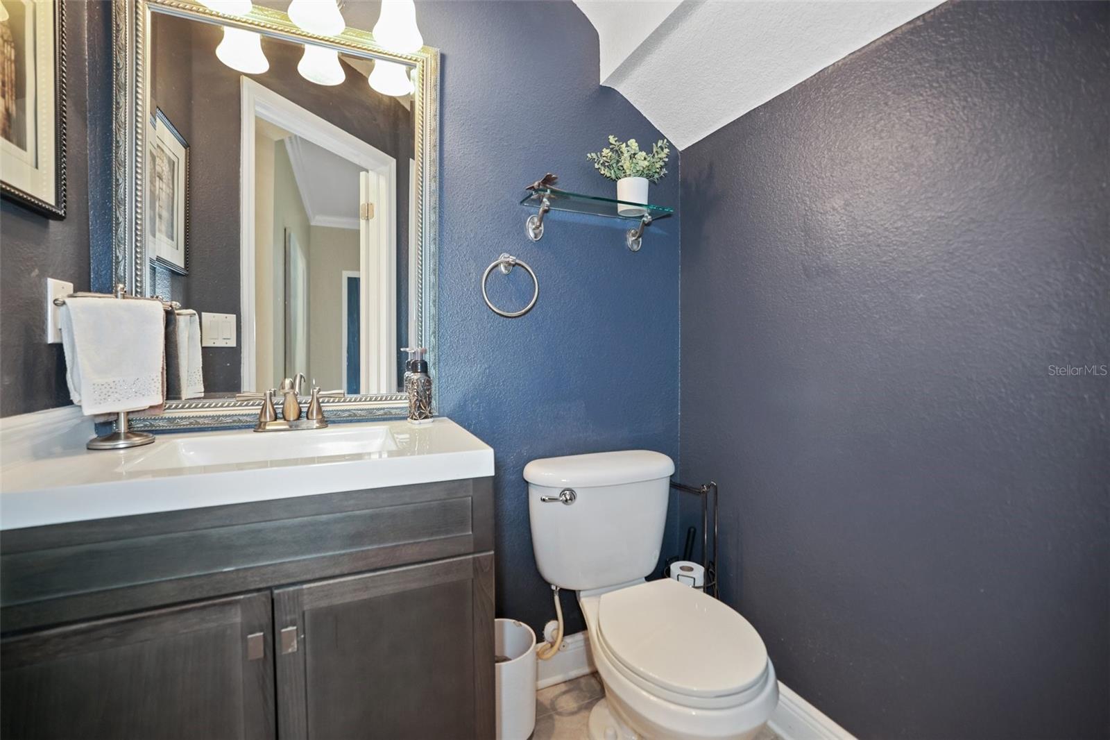 COUNTRY CHASE - Residential