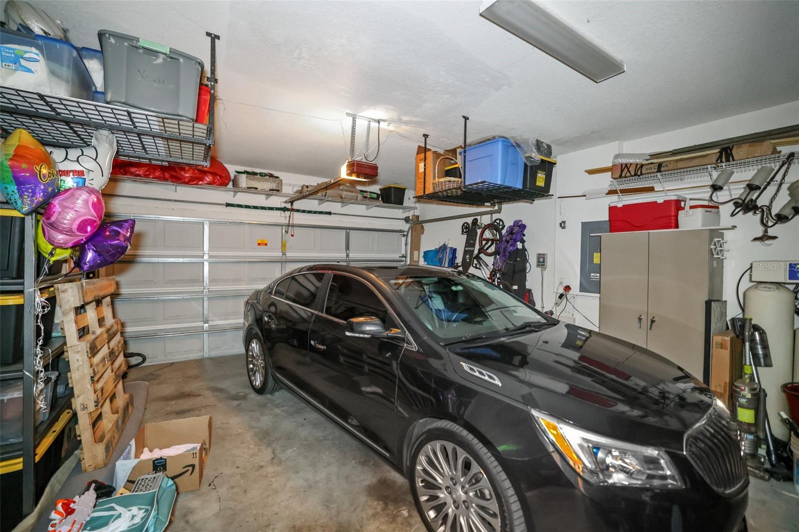 COUNTRY CHASE - Residential