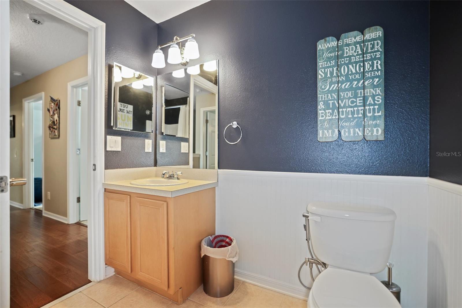 COUNTRY CHASE - Residential